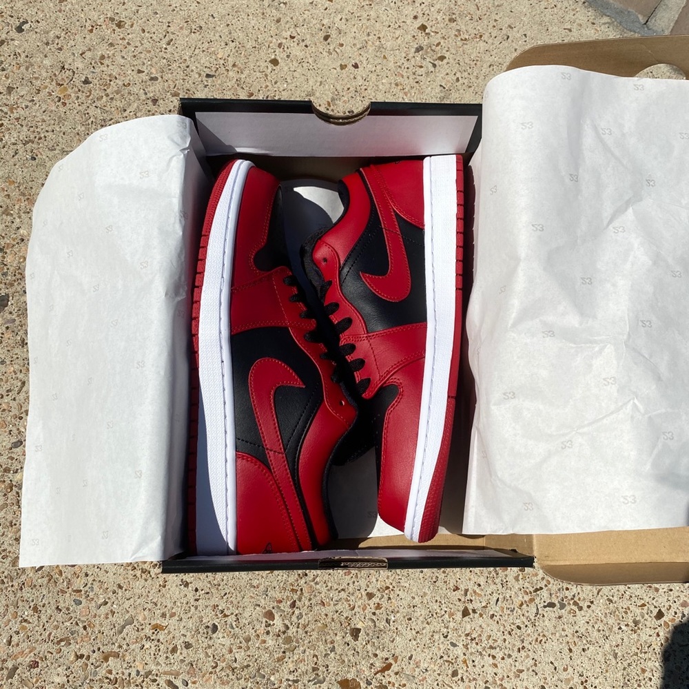 Jordan 1 low Bred Size 10 and 11